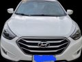 Selling Pearl White Hyundai Tucson 2015 in Manila-9