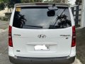 Selling Pearl White Hyundai Grand Starex 2014 in Marikina-8