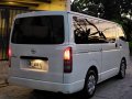 2015-2016 Toyota Hiace Commuter turbo diesel m/t fresh in and out-1