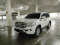 Selling Pearl White Toyota Land Cruiser 2018 in Mandaue-7