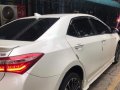 Selling Pearl White Toyota Corolla Altis 2015 in Bulacan-4
