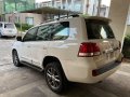 Selling Pearl White Toyota Land Cruiser 2011 in Manila-4