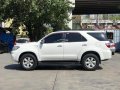 Sell White 2011 Toyota Fortuner 2.4 G Gasoline 4x2 AT in used-13