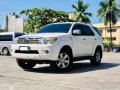 Selling Pearl White Toyota Fortuner 2011 in Malvar-6