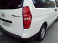 Selling White Hyundai Grand Starex 2017 in Manila-0