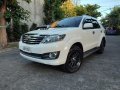 Selling Pearl White Toyota Fortuner 2015 in Quezon City-2