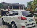 Selling White Hyundai Santa Fe 2008 in Quezon City-4