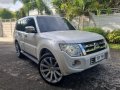Selling Pearl White Mitsubishi Pajero 2013 in Malabon-9