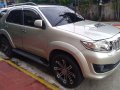 Selling Brightsilver Toyota Fortuner 2014 in Quezon-4