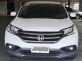 Sell Pearl White 2015 Honda Cr-V in Caloocan-3