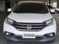 Sell Pearl White 2015 Honda Cr-V in Caloocan-0