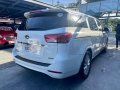 Selling White Kia Carnival 2017 in Las Piñas-5