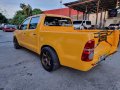 Selling Yellow Toyota Hilux 2005 in Pateros-6