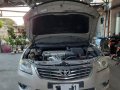 Selling Grey Toyota Camry 2013 in Las Piñas-2