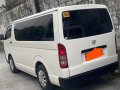 Selling White Toyota Hiace 2020 in Makati-4