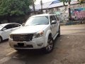 White Ford Everest 2011 for sale in Automatic-6