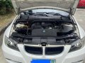 White BMW 320I 2010 for sale in Taguig-1