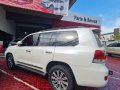 Selling Pearl White Toyota Land Cruiser 2016 in Makati-7