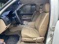 Selling White Ford Everest 2013 in San Mateo-6