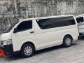 Selling White Toyota Hiace 2020 in Makati-5