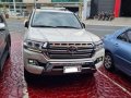 Selling Pearl White Toyota Land Cruiser 2016 in Makati-0