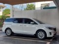 Selling Pearl White Kia Carnival 2016 in Quezon-7