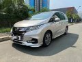 Selling Brightsilver Honda Odyssey 2020 in Manila-6