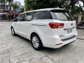 Pearl White Kia Carnival 2017 for sale in Pasig -7