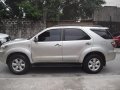 Selling Silver Toyota Fortuner 2011 in Quezon City-7