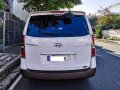 White Hyundai Grand Starex 2013 for sale-7