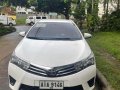 Pearl White Toyota Corolla Altis 2011 for sale in Mandaluyong-3