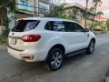 Selling Pearl White Ford Everest 2016 in Quezon City-5