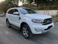 Selling Pearl White Ford Everest 2016 in Quezon City-2