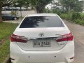 Pearl White Toyota Corolla Altis 2011 for sale in Mandaluyong-2