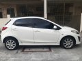 Selling White Mazda 2 2010 in Manila-8