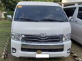 Selling Pearl White Toyota Hiace Super Grandia 2018 in Makati-5