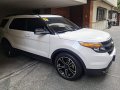 Pearl White Ford Explorer 2015 for sale in Makati -5