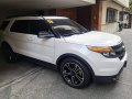 Pearl White Ford Explorer 2015 for sale in Makati -3