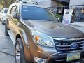 Selling Silver Ford Everest 2011 in Taguig-8
