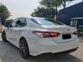 Selling Pearl White Toyota Camry 2019 in Pasig-6