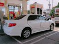 Selling Pearl White Toyota Corolla altis 2010 in Pasig-4