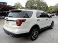 Selling White Ford Explorer 2016 in Pasig-1
