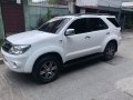 Pearl White Toyota Fortuner 2006 for sale in Quezon -6