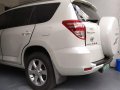 Pearl White Toyota RAV4 2010 for sale in Caloocan -8