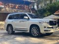 Selling Pearl White Toyota Land Cruiser 2019 in Manila-7