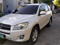 Pearl White Toyota RAV4 2010 for sale in Caloocan -8