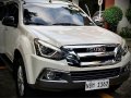 Sell Pearl White 2018 Isuzu Mu-X in Parañaque-1