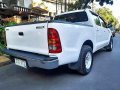 Selling White Toyota Hilux 2007 in Manila-8