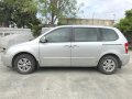 Selling Pearl White Kia Carnival 2013 in Taguig-5