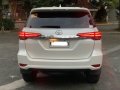 Selling White Toyota Fortuner 2016 in Quezon City-3